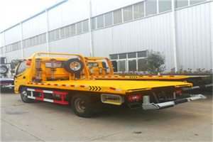 新会附近拖车救援搭电